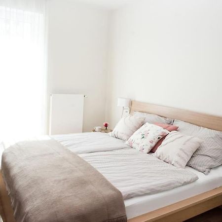 Liszt Apartman 杰尔 外观 照片